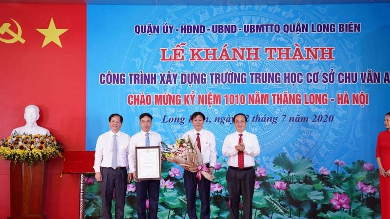 dan-chuong-trinh-le-khanh-thanh-truong-hoc-9